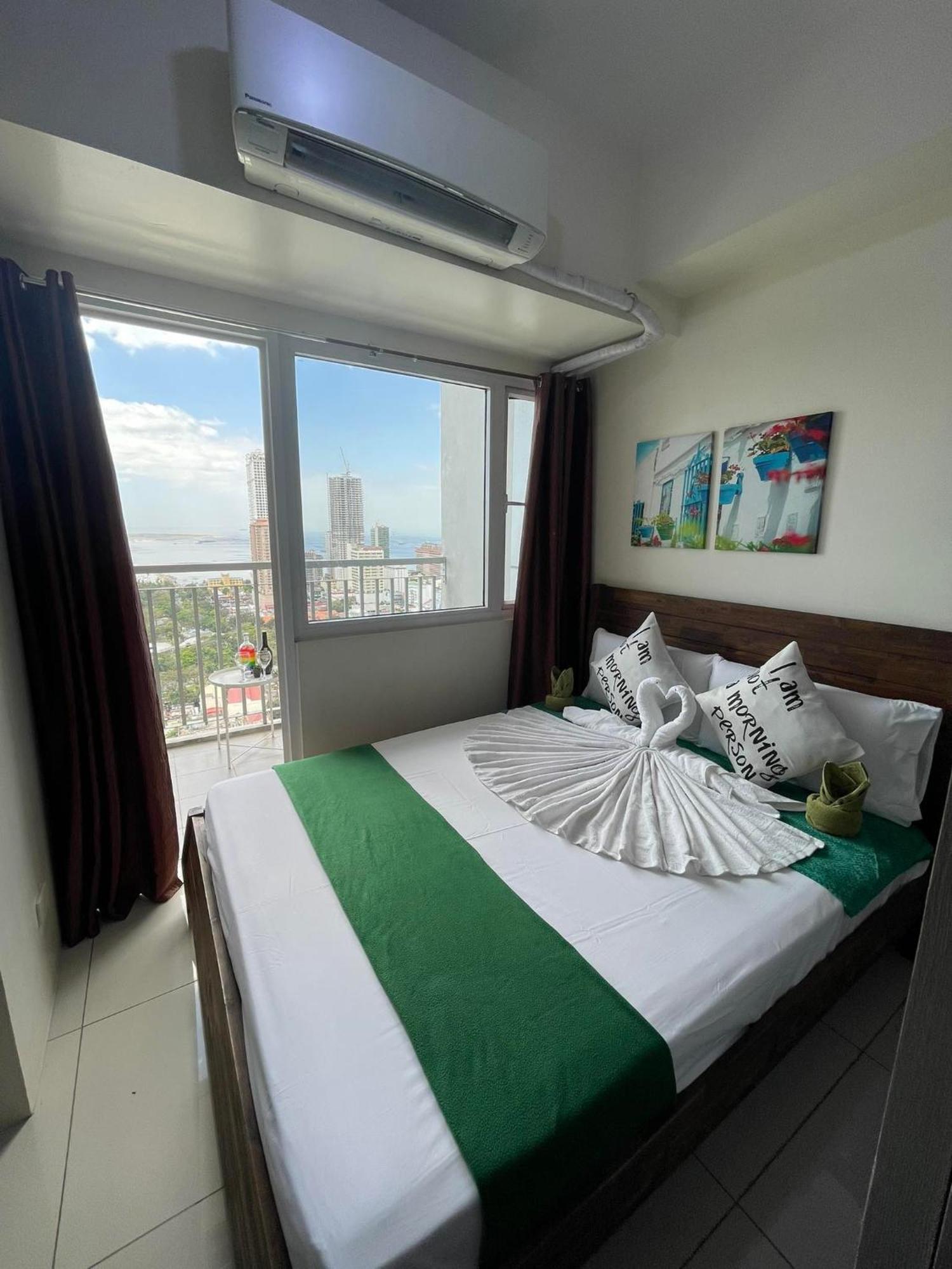 Green Residences Staycation By Pbyy مانيلا الغرفة الصورة