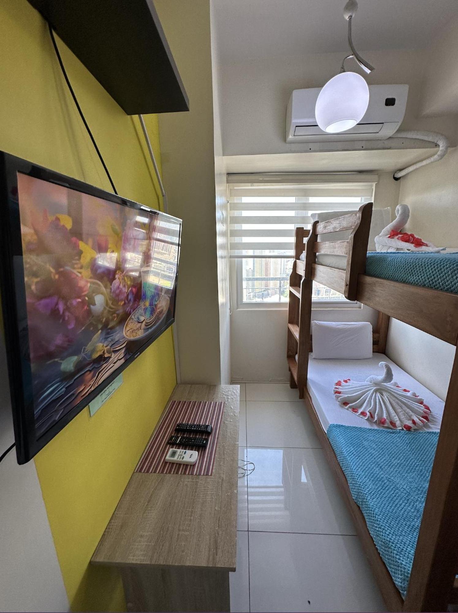 Green Residences Staycation By Pbyy مانيلا الغرفة الصورة