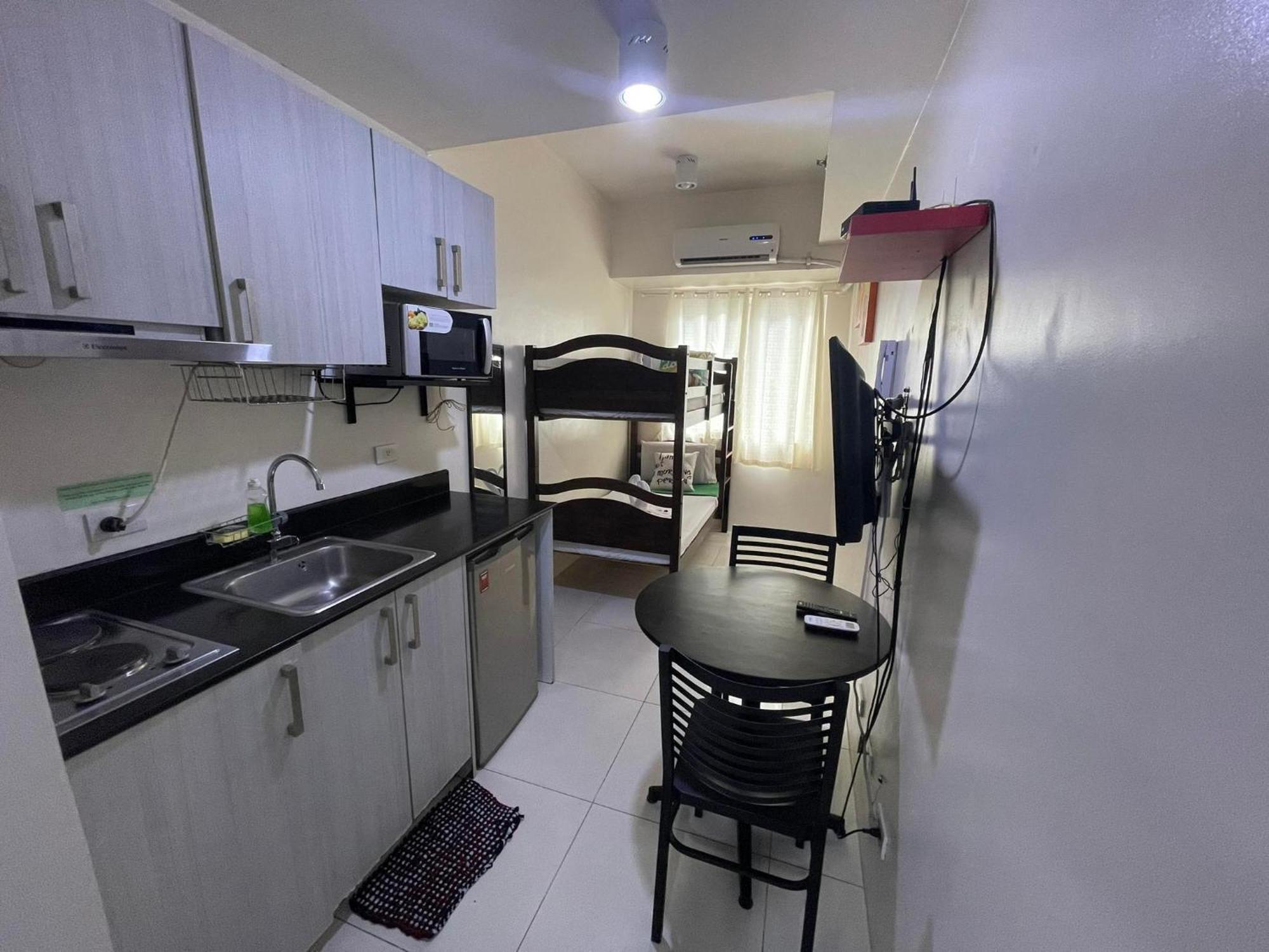 Green Residences Staycation By Pbyy مانيلا الغرفة الصورة